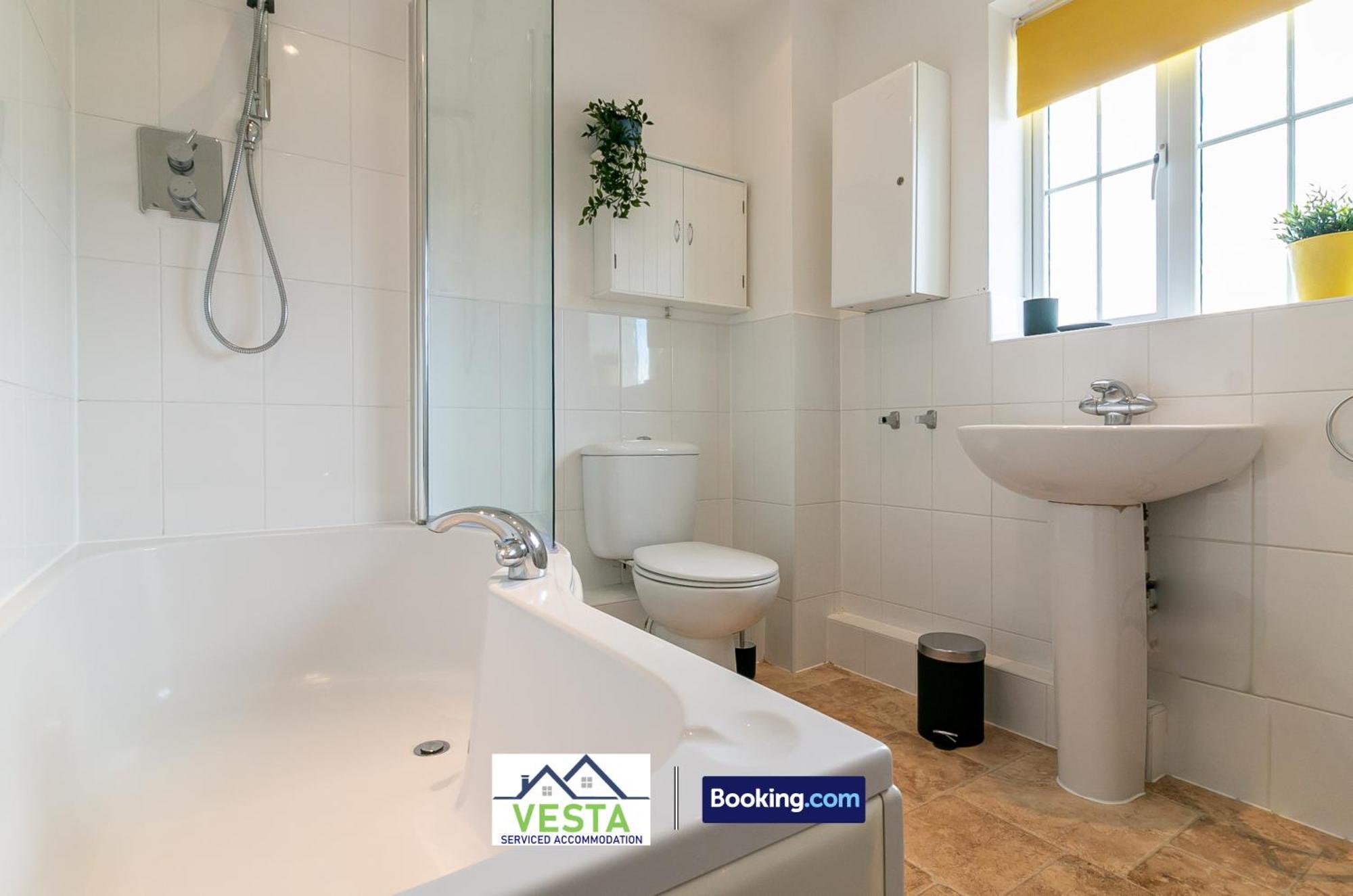 Three Bedroom Apartment By Vesta Serviced Accommodation & Short Lets Hatfield With Free Parking Exteriér fotografie