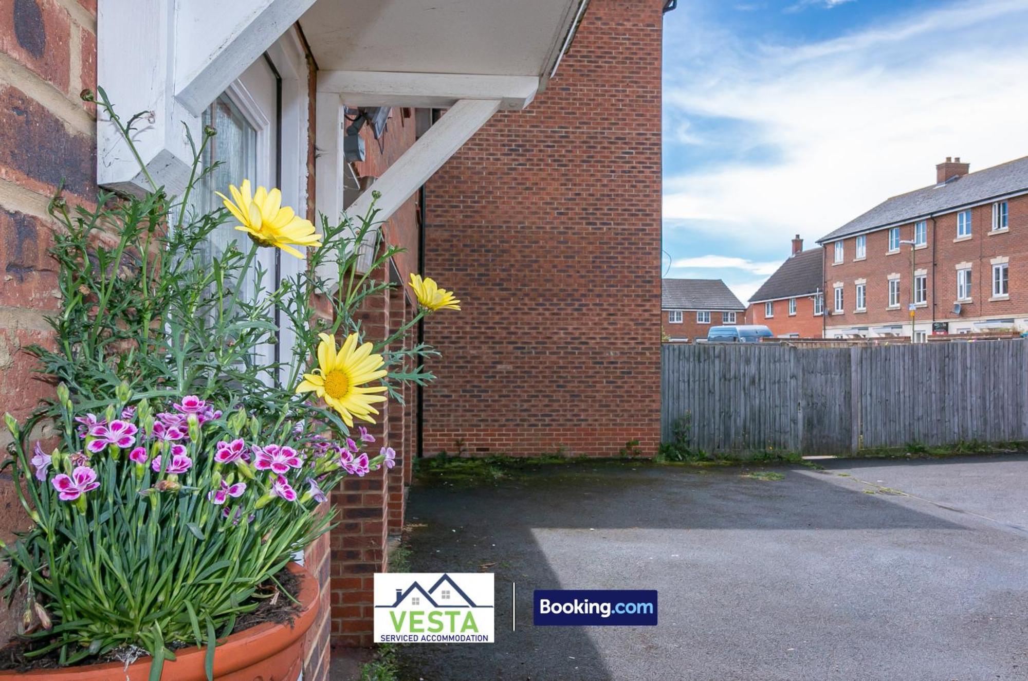 Three Bedroom Apartment By Vesta Serviced Accommodation & Short Lets Hatfield With Free Parking Exteriér fotografie