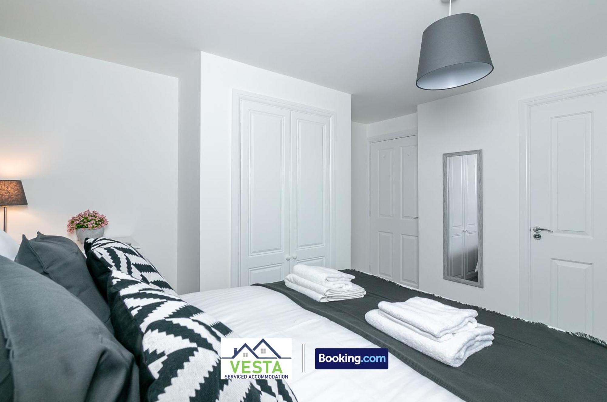 Three Bedroom Apartment By Vesta Serviced Accommodation & Short Lets Hatfield With Free Parking Exteriér fotografie