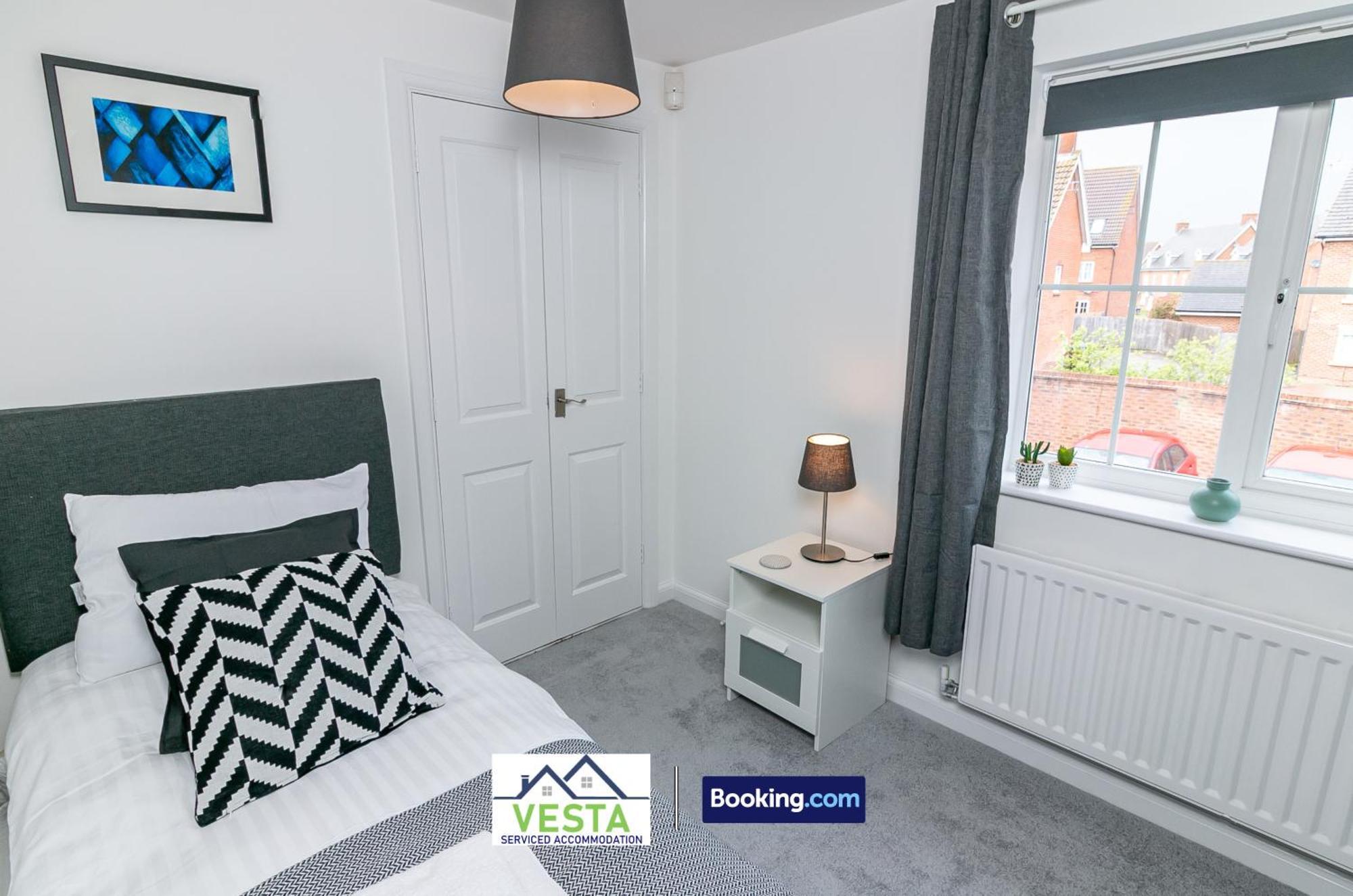 Three Bedroom Apartment By Vesta Serviced Accommodation & Short Lets Hatfield With Free Parking Exteriér fotografie
